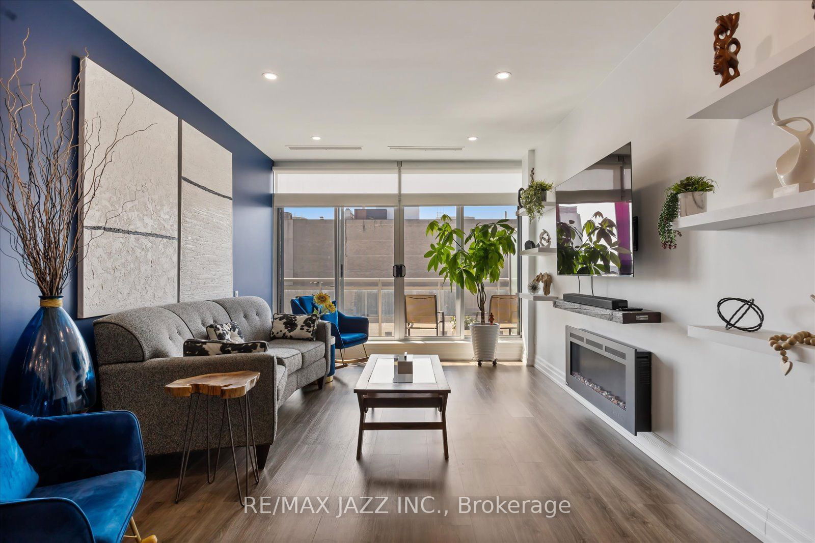 44 Bond St W, unit 608 for sale - image #17