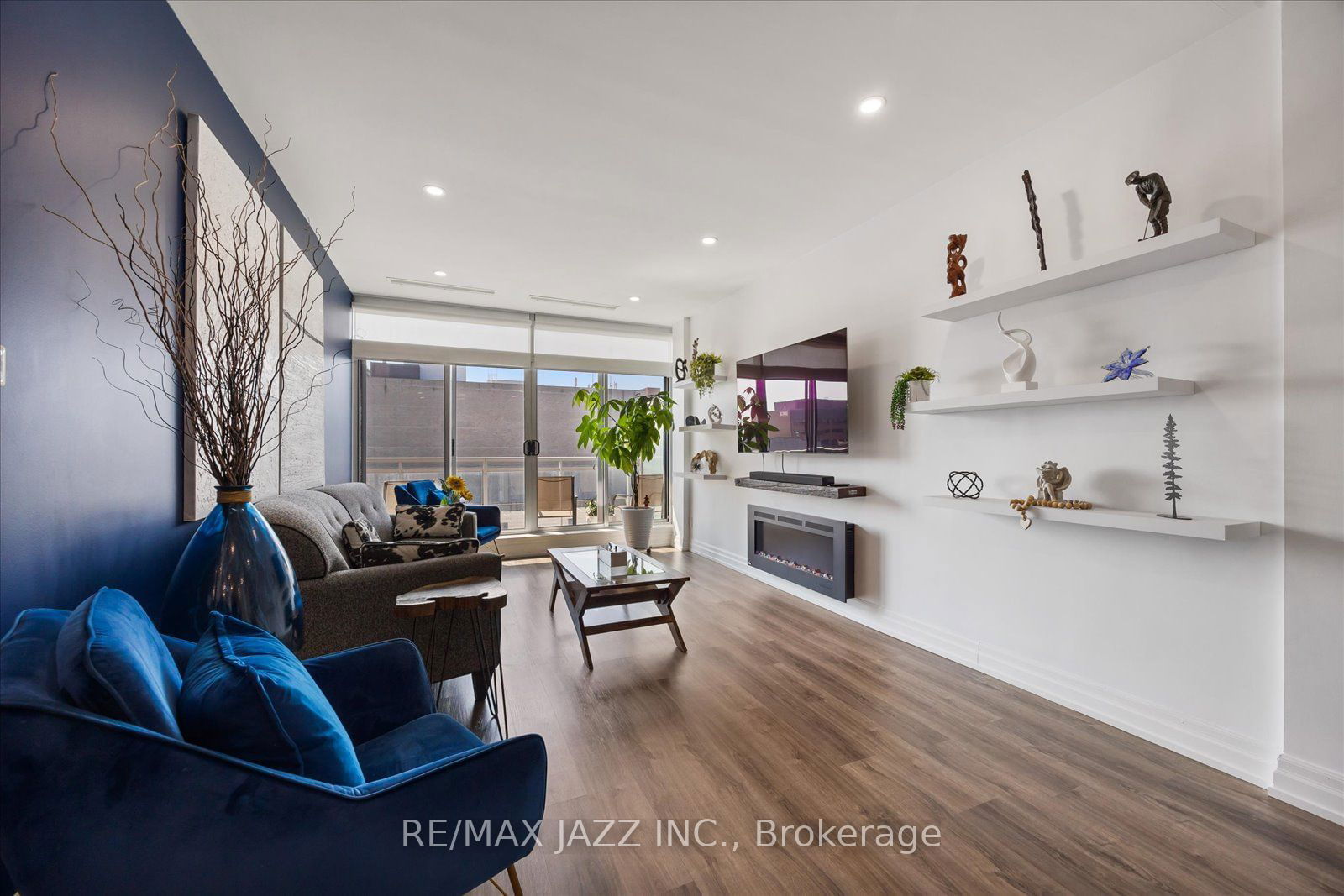 44 Bond St W, unit 608 for sale - image #18