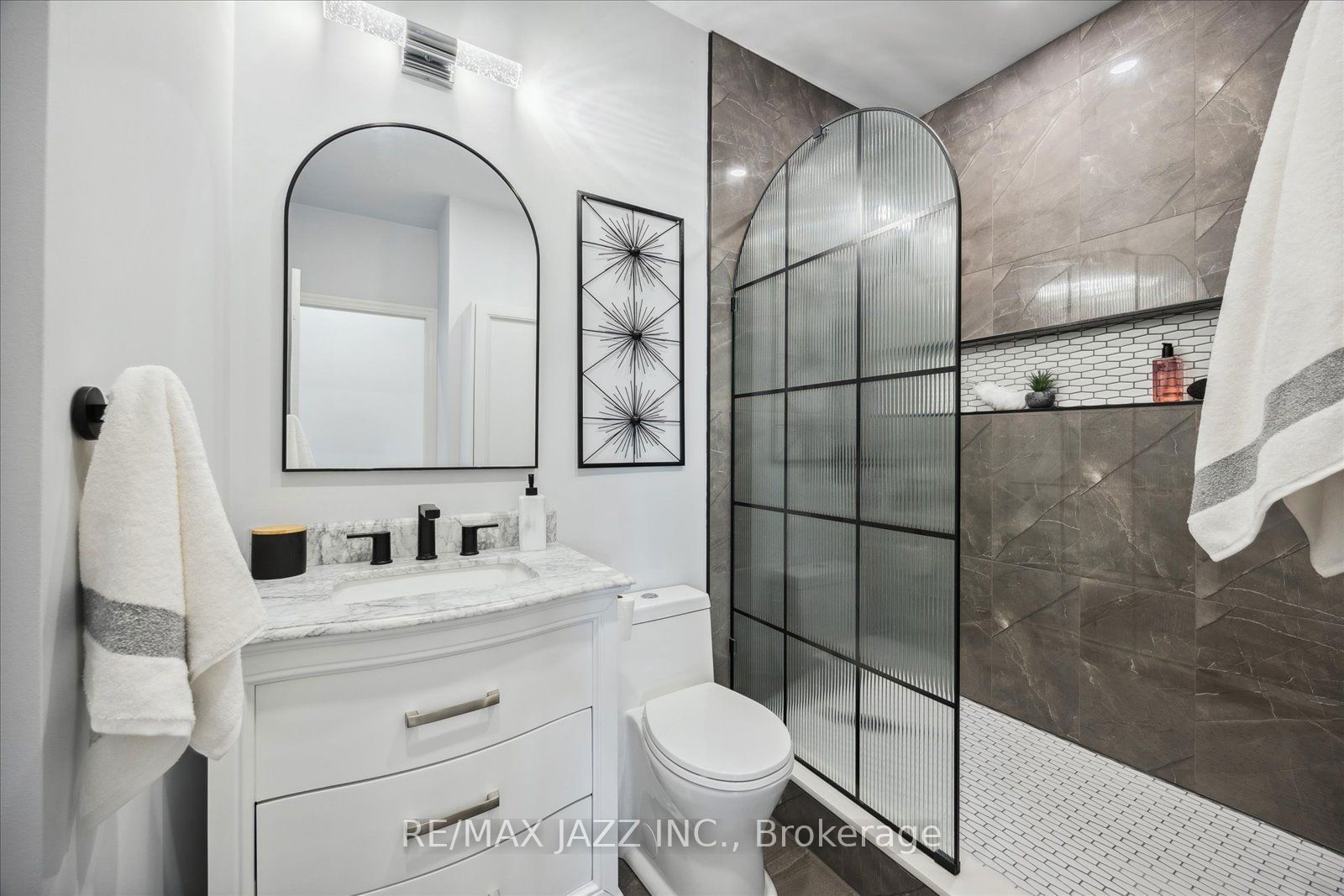 44 Bond St W, unit 608 for sale - image #21