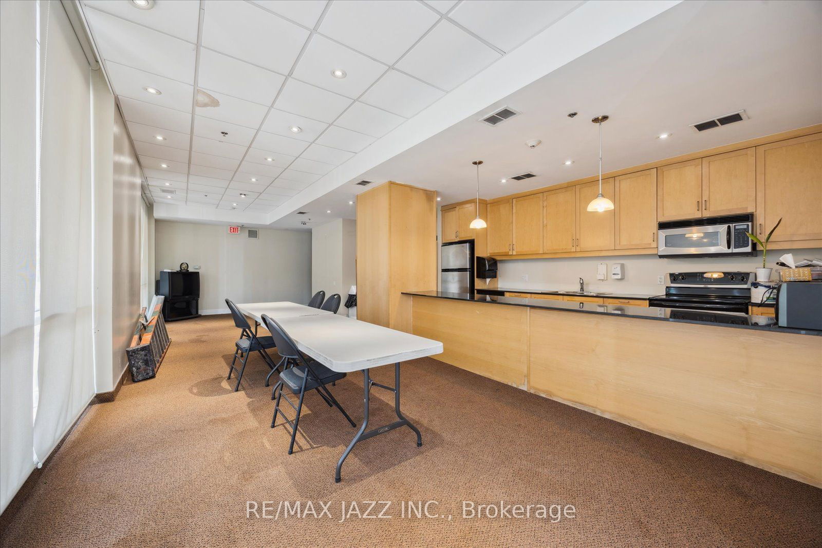 44 Bond St W, unit 608 for sale