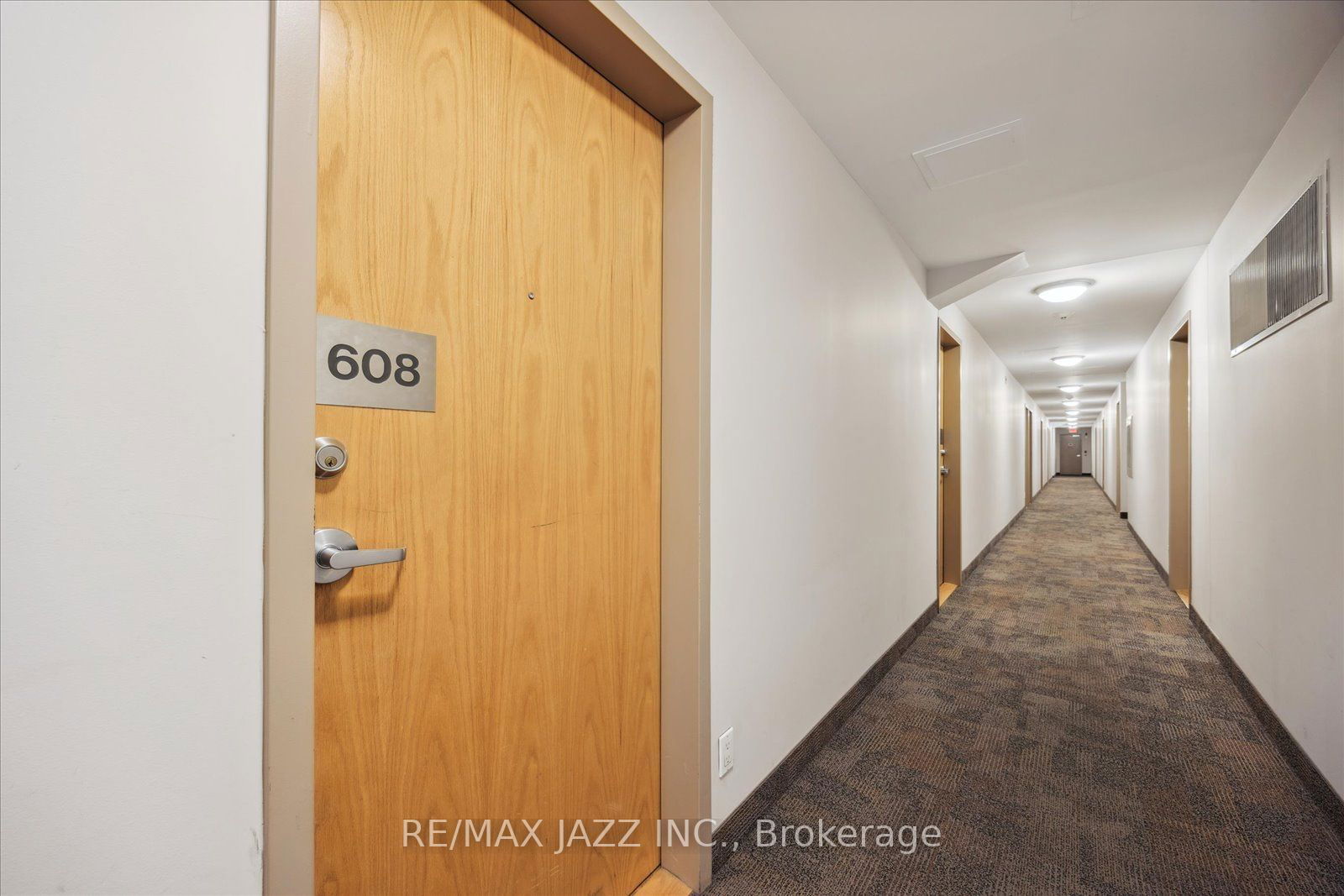 44 Bond St W, unit 608 for sale - image #6