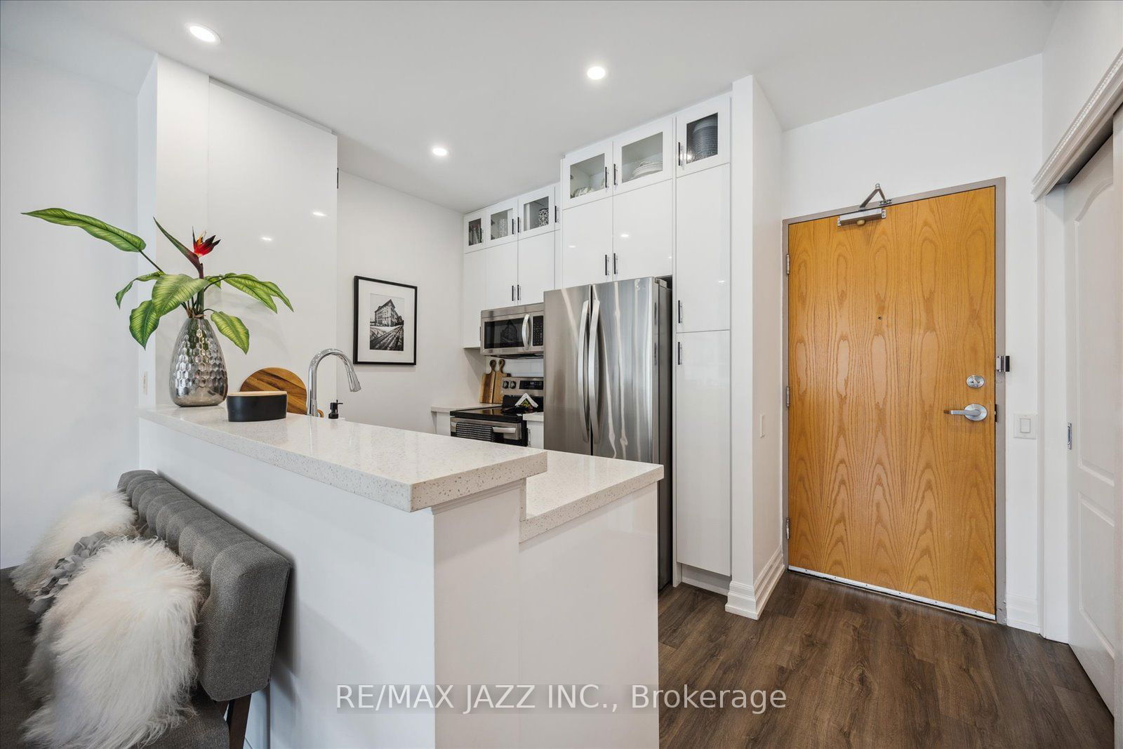 44 Bond St W, unit 608 for sale - image #7