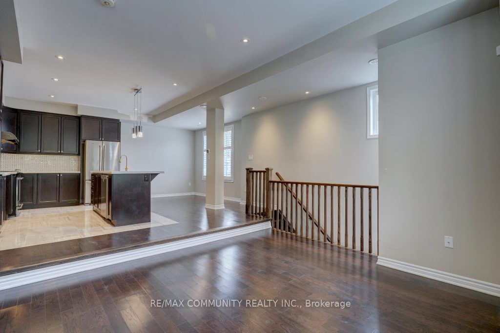 45 Heron Park Pl, unit 18 for rent - image #5