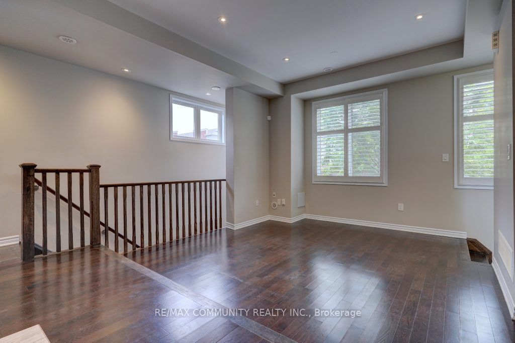 45 Heron Park Pl, unit 18 for rent - image #7