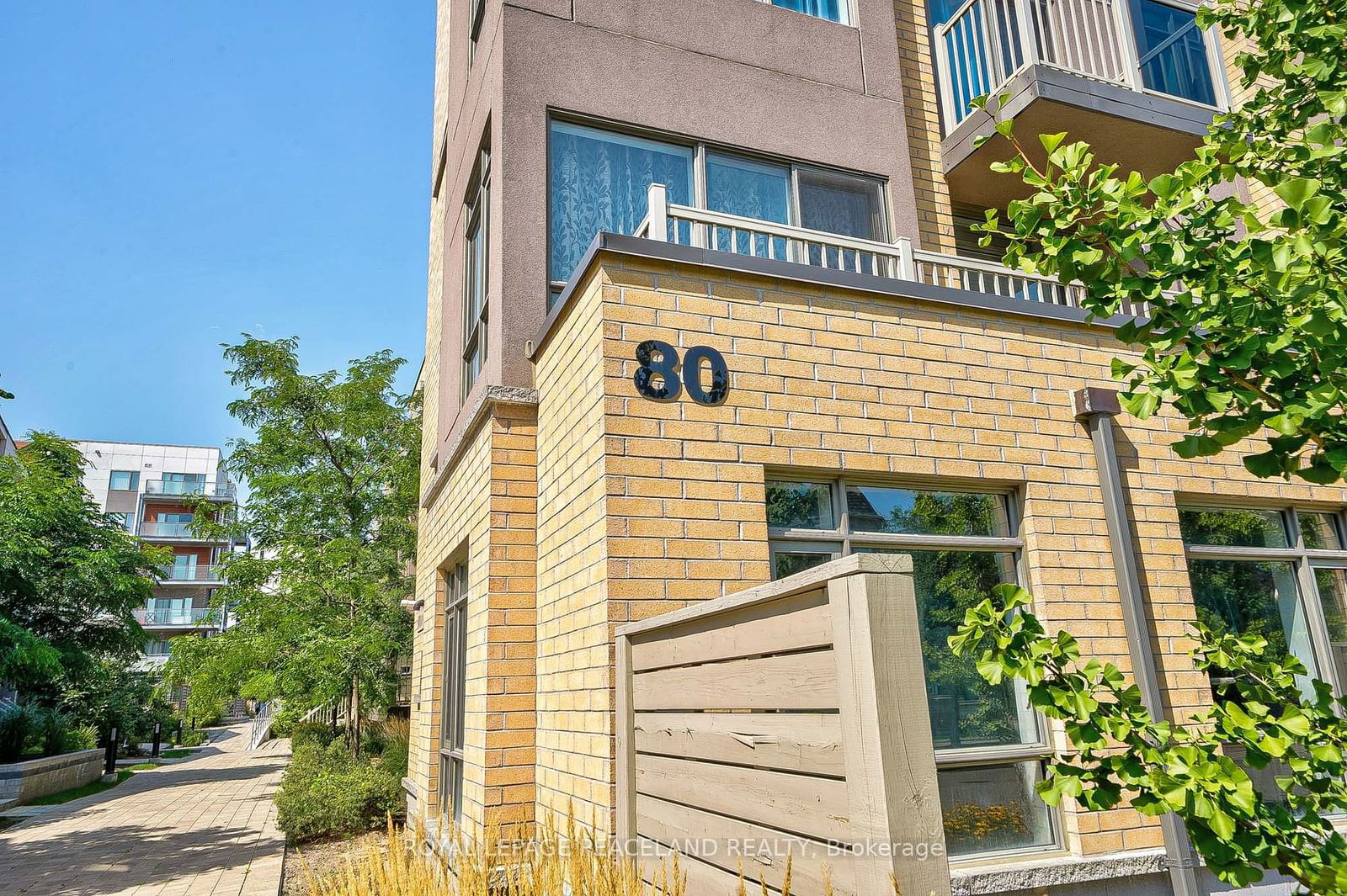 80 Orchid Place Dr E, unit 210 for sale - image #4