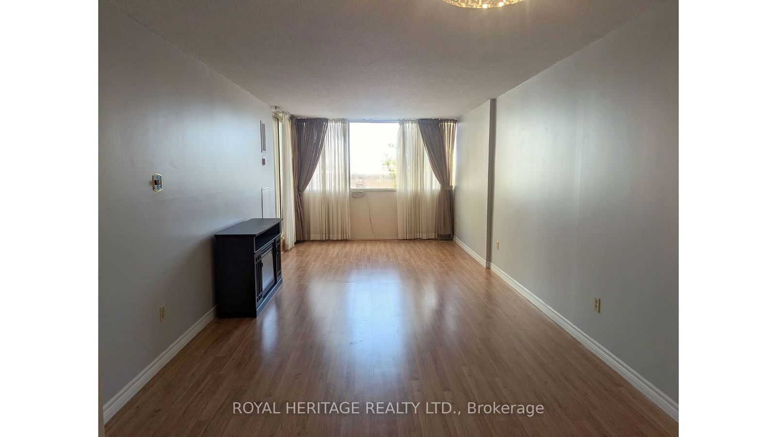 44 Falby Crt, unit 401 for rent - image #3