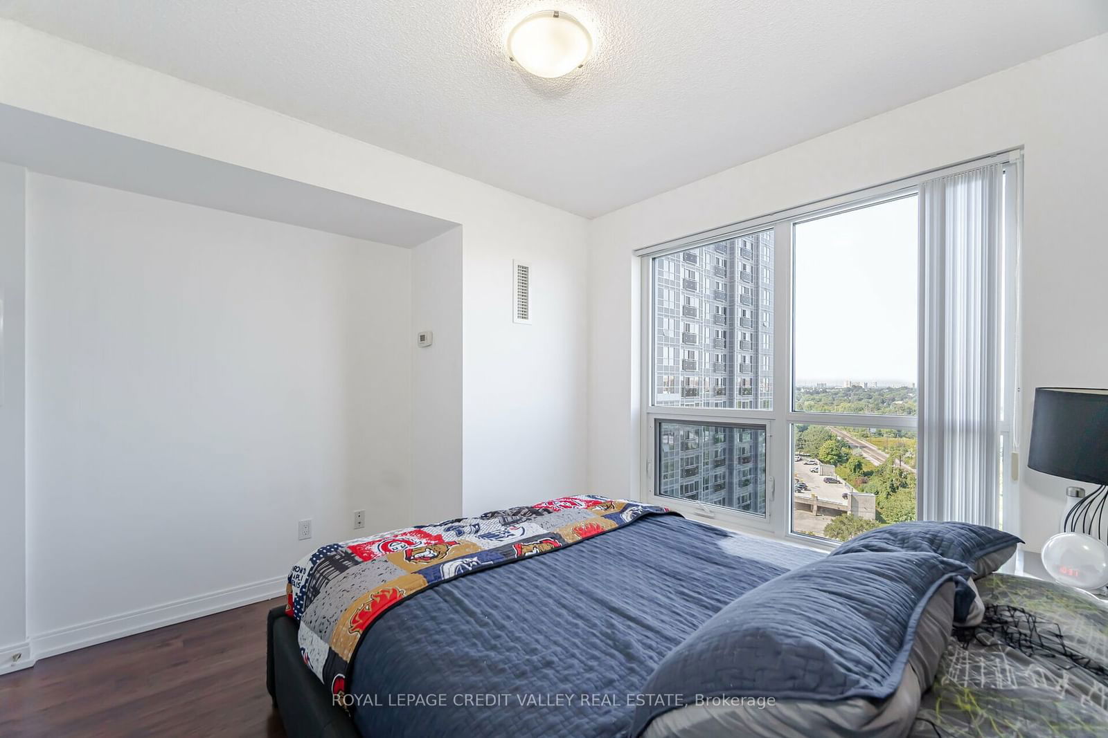 255 Village Green Sq, unit 1307 for sale