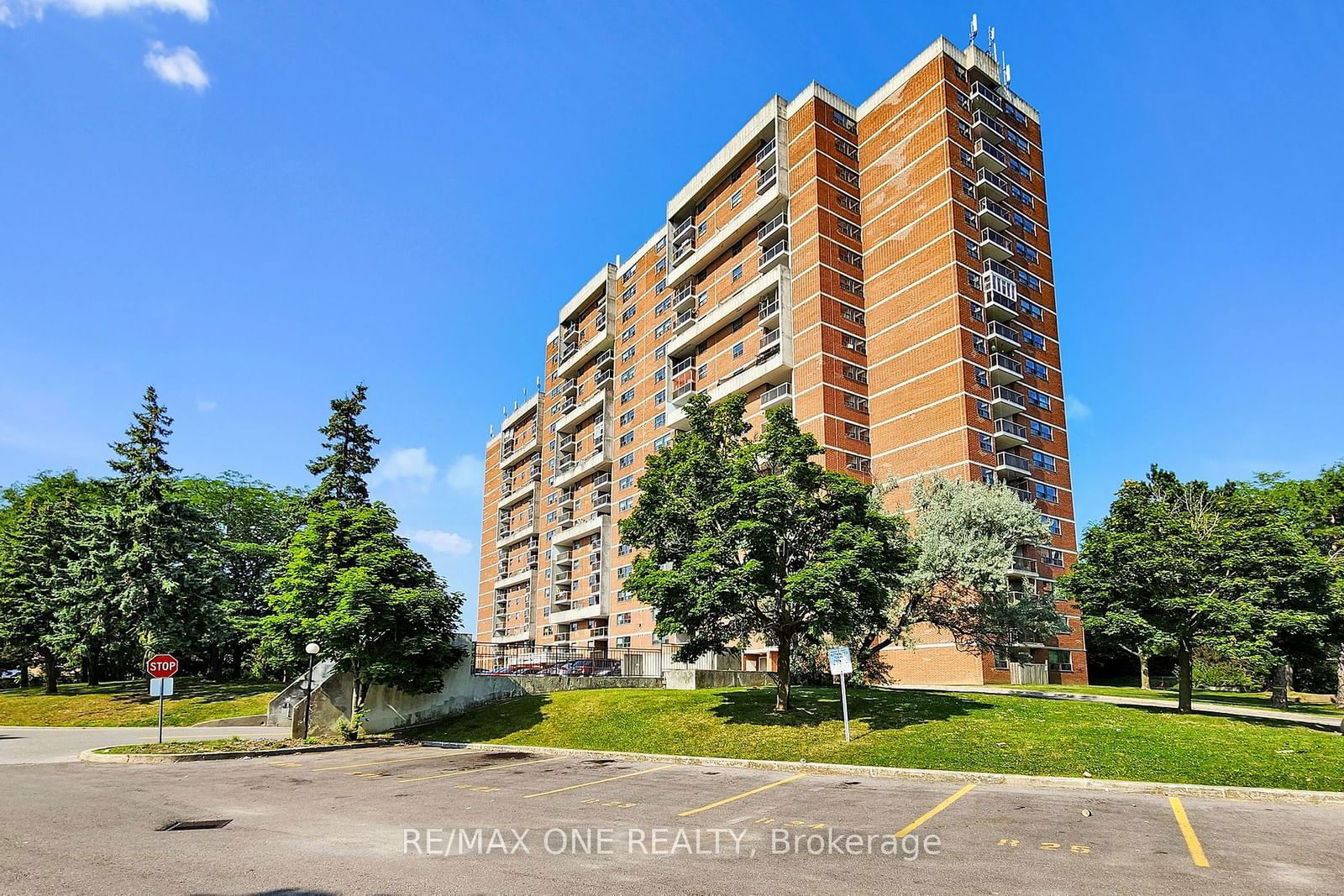 100 Wingarden Crt, unit 410 for sale