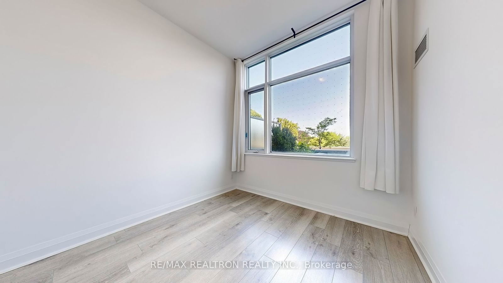 3220 Sheppard Ave E, unit 107 for sale - image #17