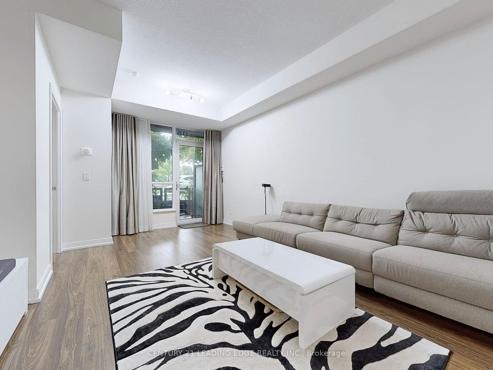 181 Village Green Sq, unit 115 for sale - image #5