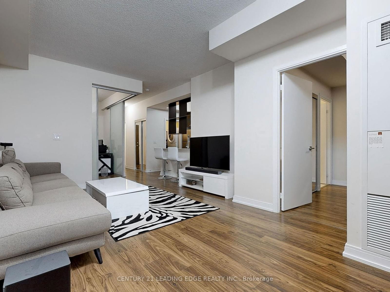 181 Village Green Sq, unit 115 for sale - image #8