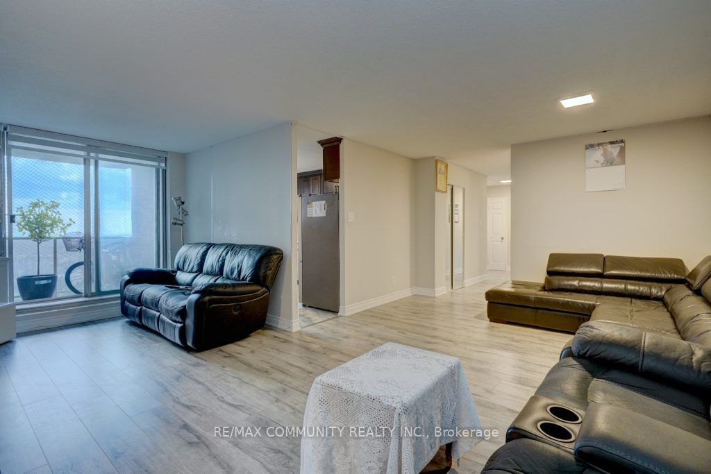 100 Wingarden Crt, unit 1910 for sale - image #8