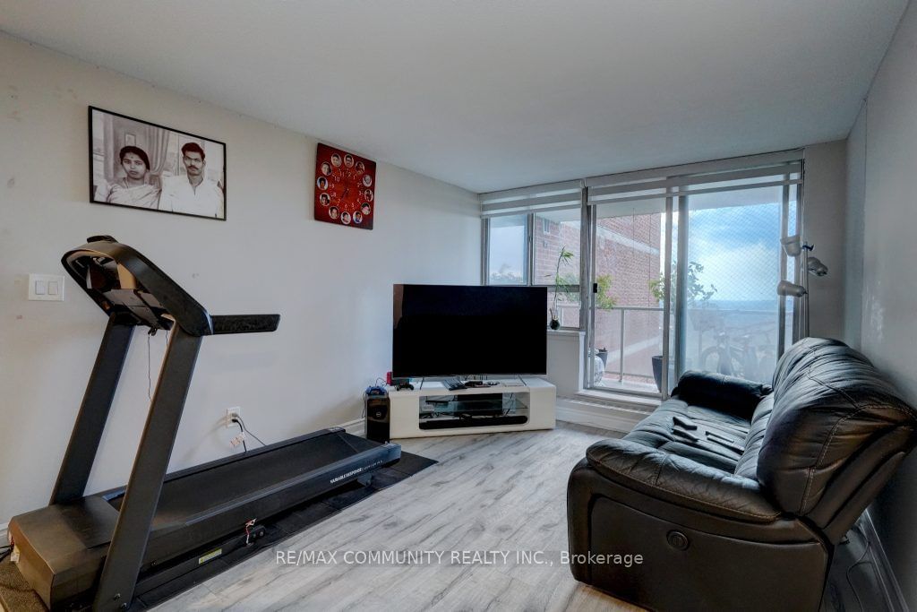 100 Wingarden Court Condominium, Scarborough, Toronto