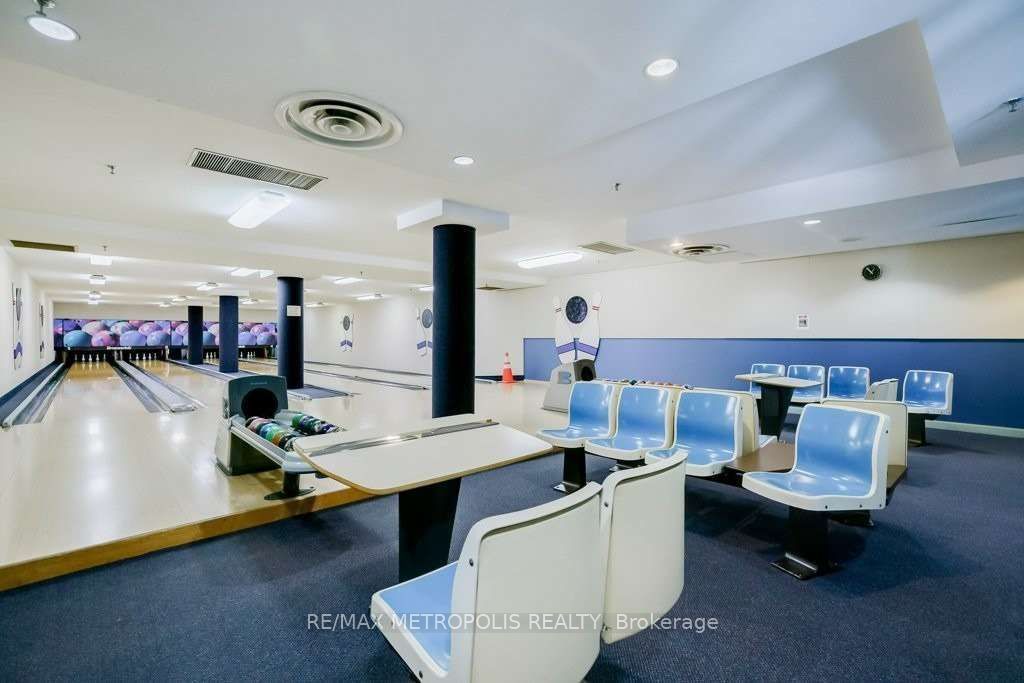 68 Corporate Dr, unit 623 for sale - image #25