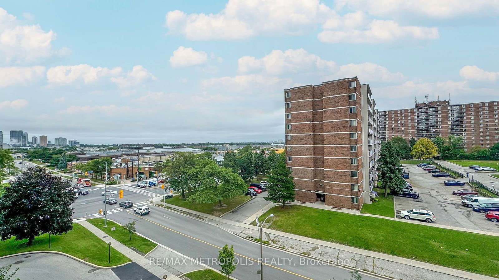 2 Glamorgan Ave, unit 509 for sale - image #10