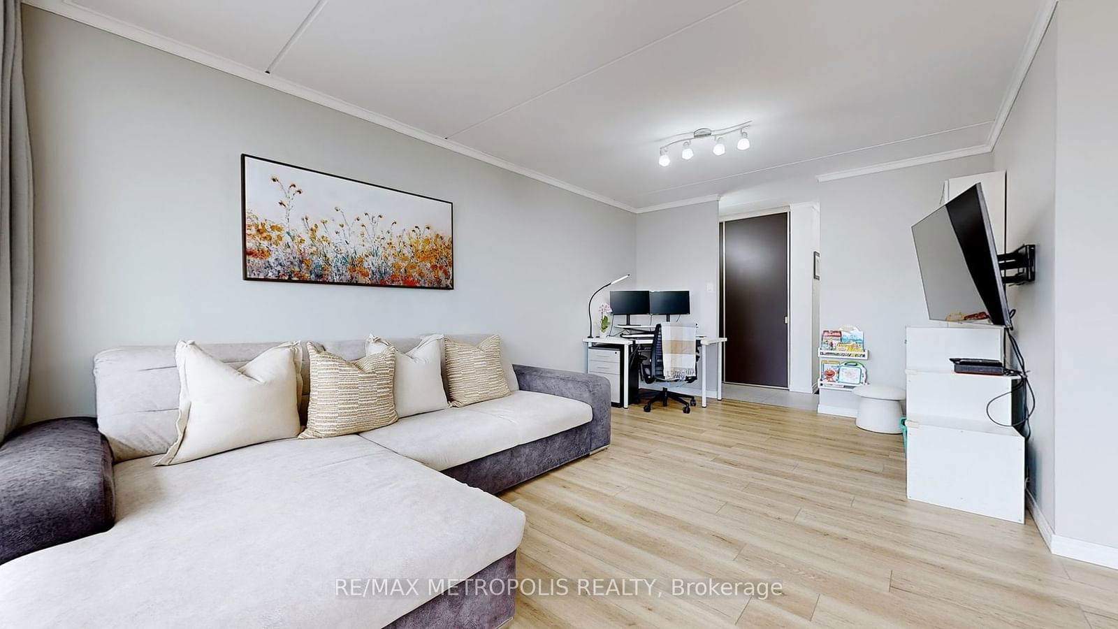 2 Glamorgan Ave, unit 509 for sale - image #11