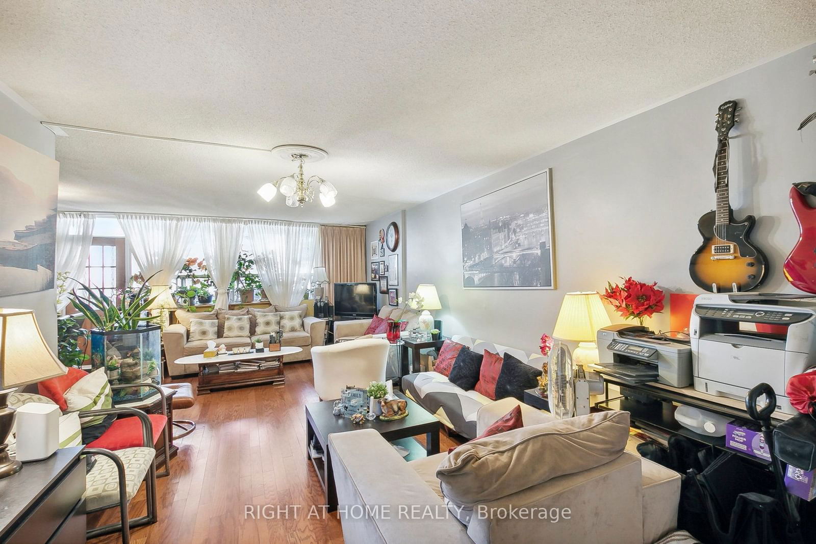 3420 Eglinton Ave E, unit 905 for sale - image #25