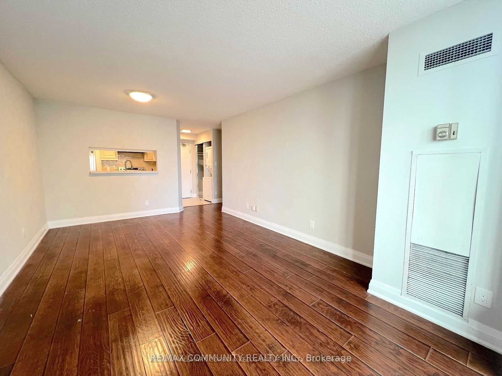 1470 Midland Ave, unit 314 for rent - image #5