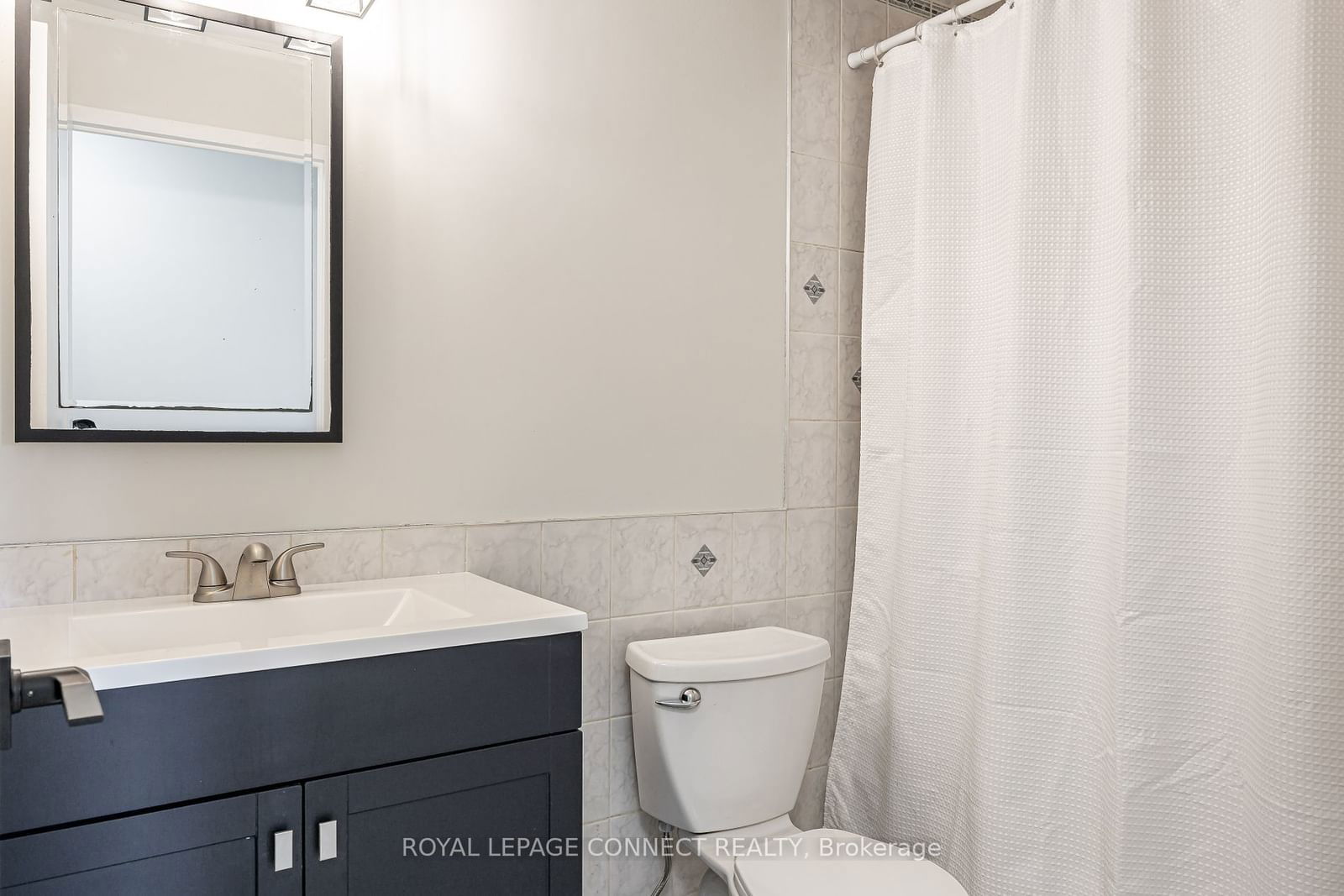 936 Glen St, unit 211 for sale - image #11