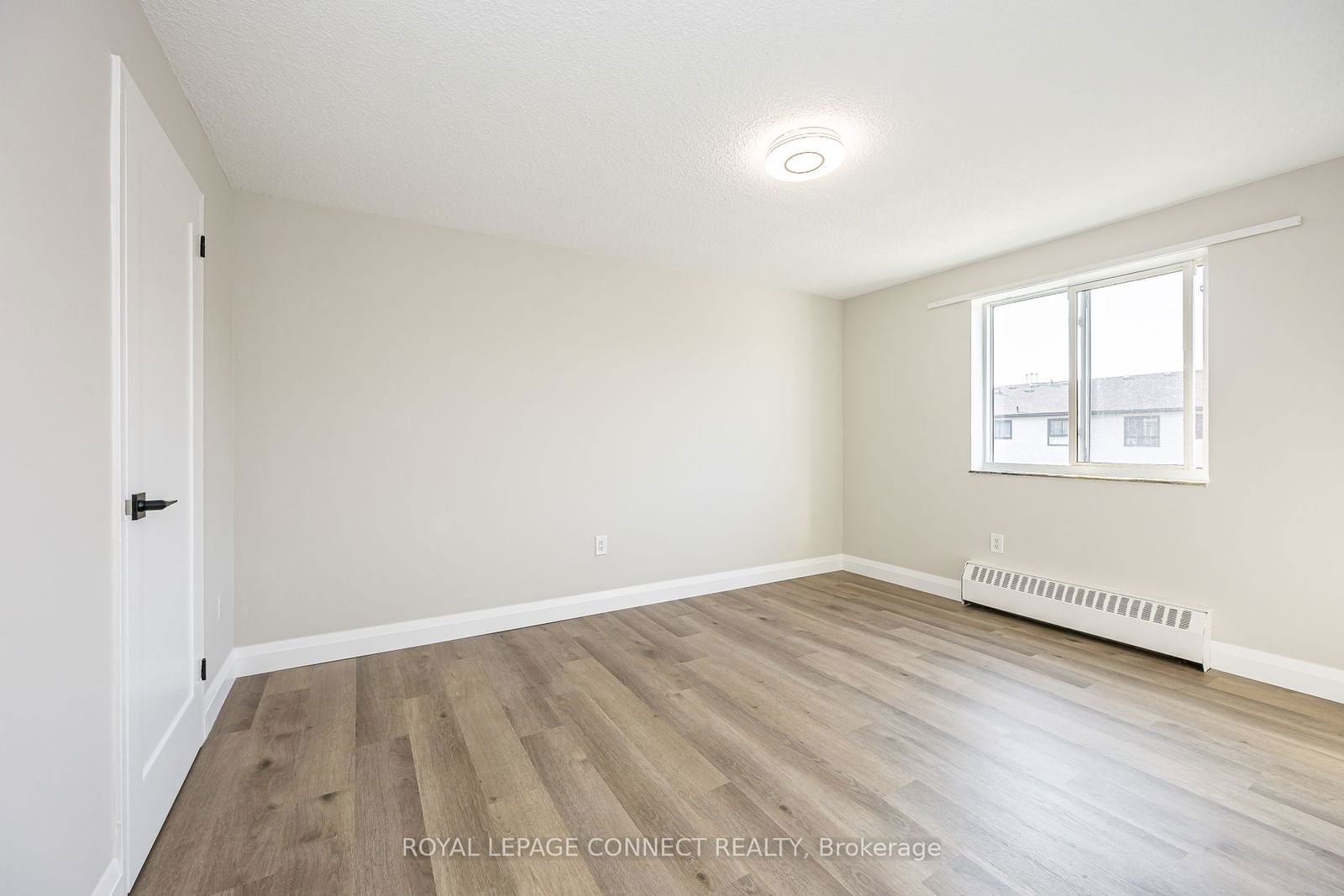 936 Glen St, unit 211 for sale - image #12