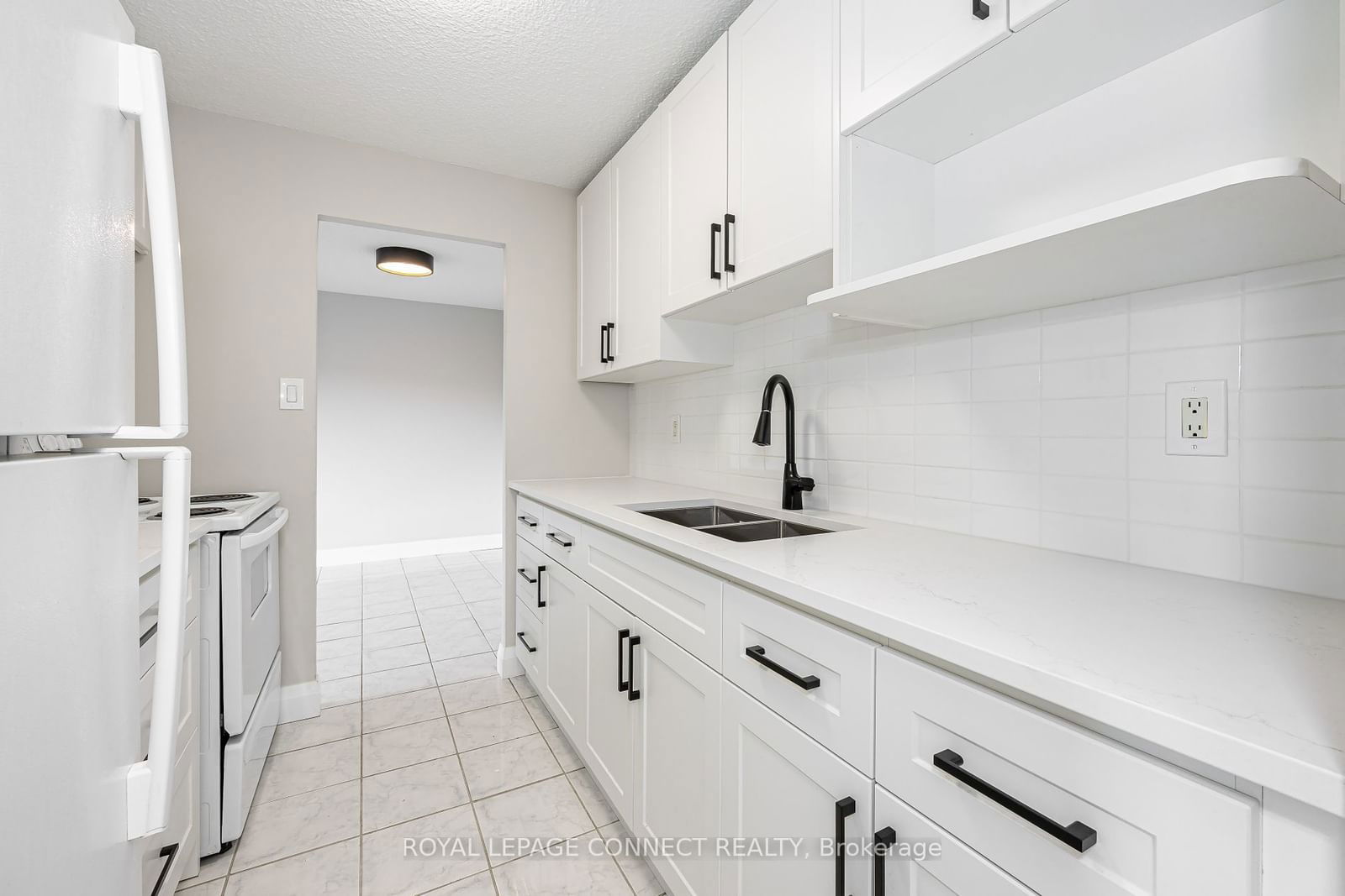 936 Glen St, unit 211 for sale - image #16