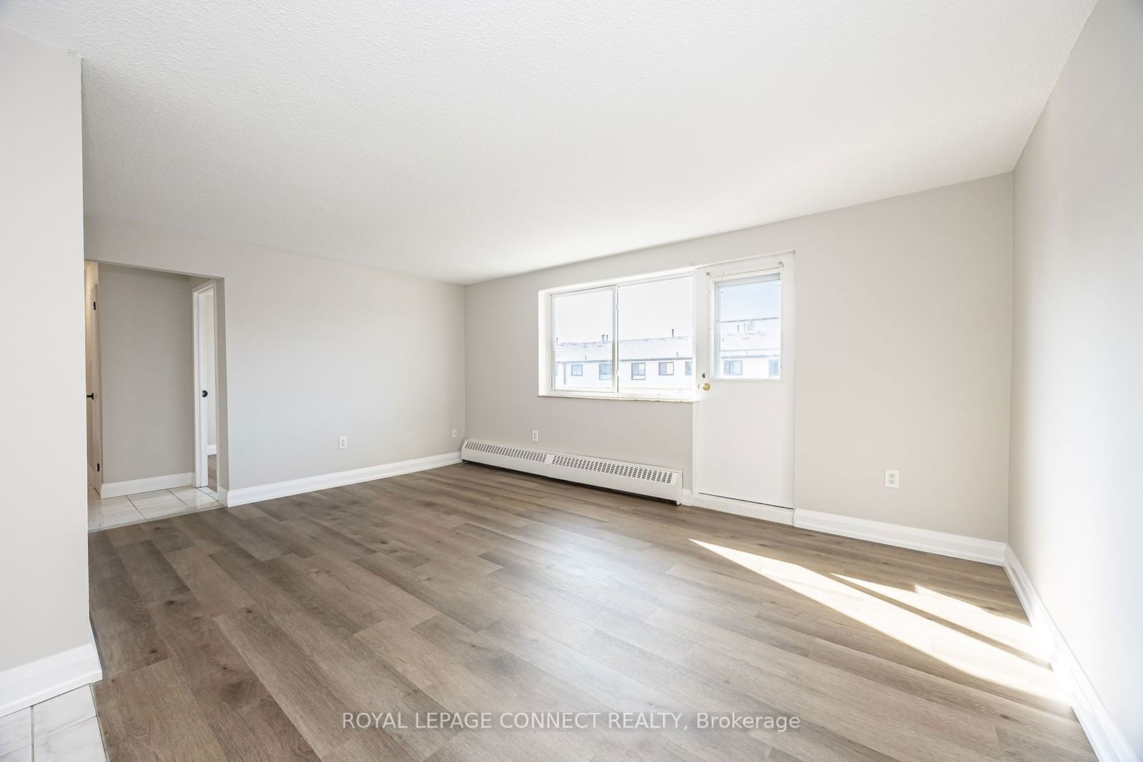 936 Glen St, unit 211 for sale - image #23