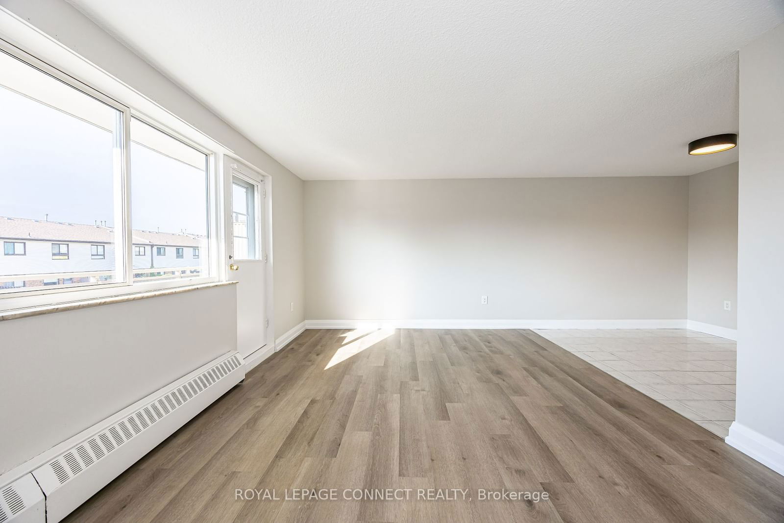 936 Glen St, unit 211 for sale - image #24