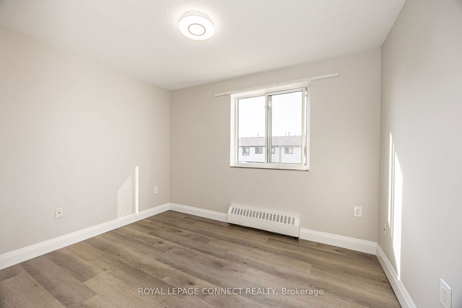 936 Glen St, unit 211 for sale - image #7