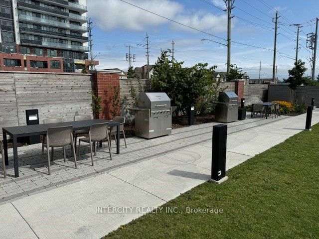 2550 Simcoe St, unit 1603 for sale