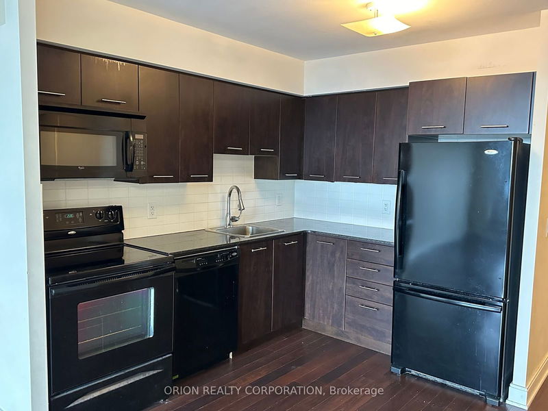 135 Village Green Sq, unit 3725 for rent - image #1