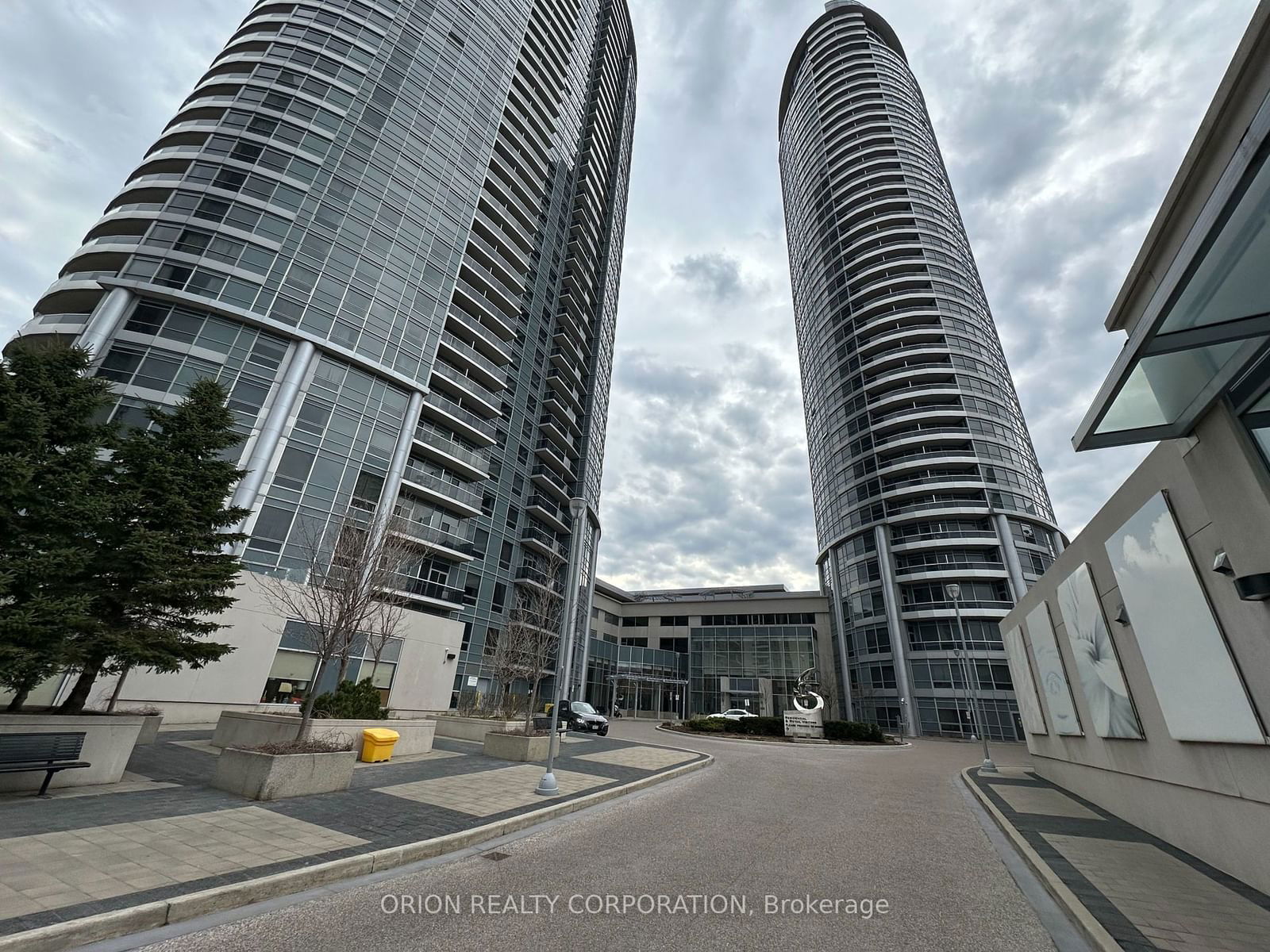 135 Village Green Sq, unit 3725 for rent - image #11