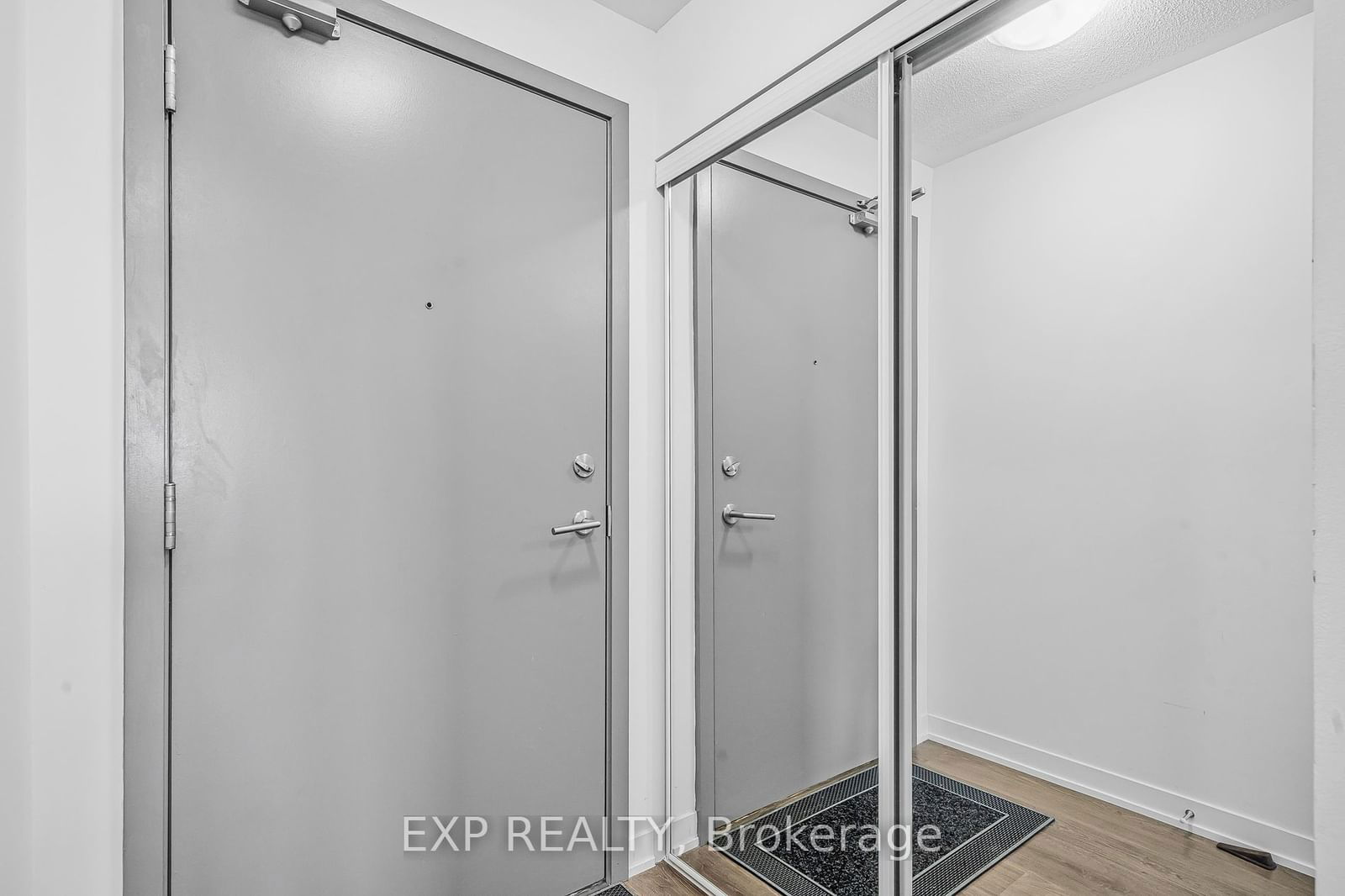 20 Orchid Place Dr, unit 404 for sale - image #8