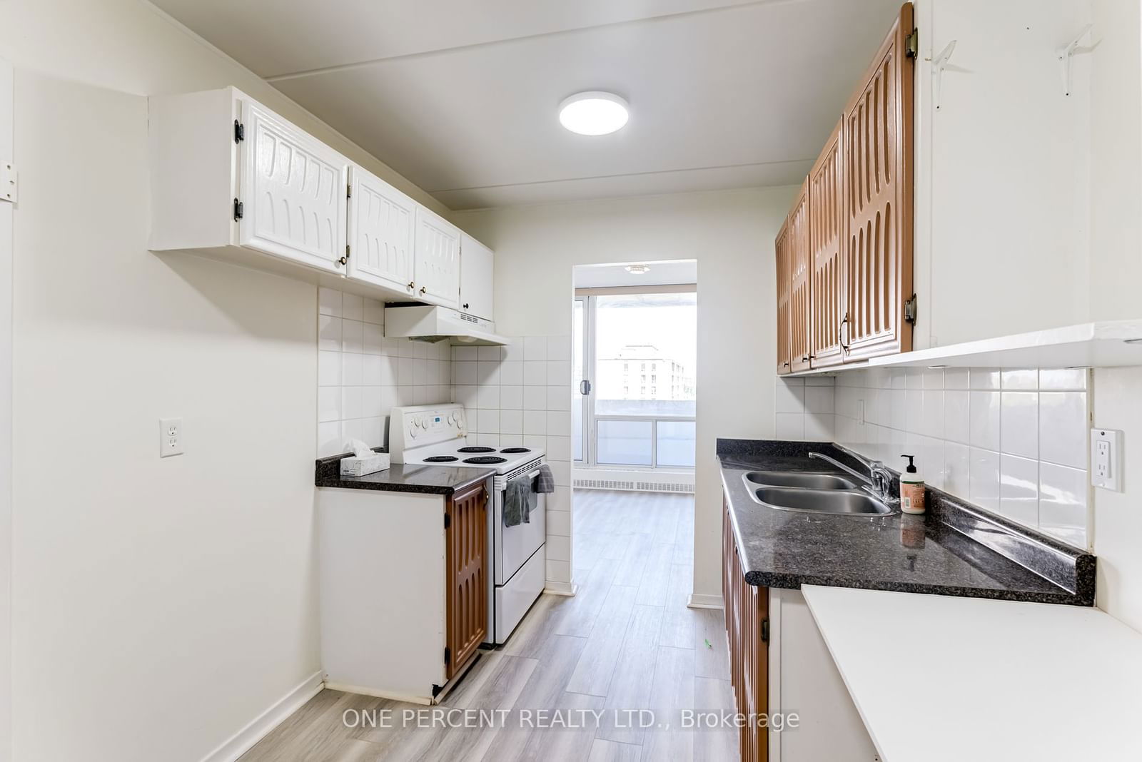 2 Glamorgan Ave, unit 1106 for sale - image #14