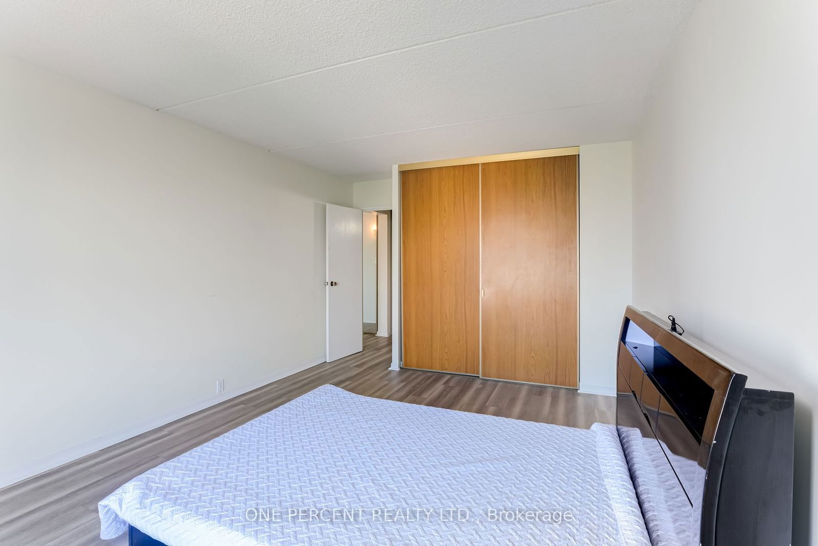 2 Glamorgan Ave, unit 1106 for sale - image #19