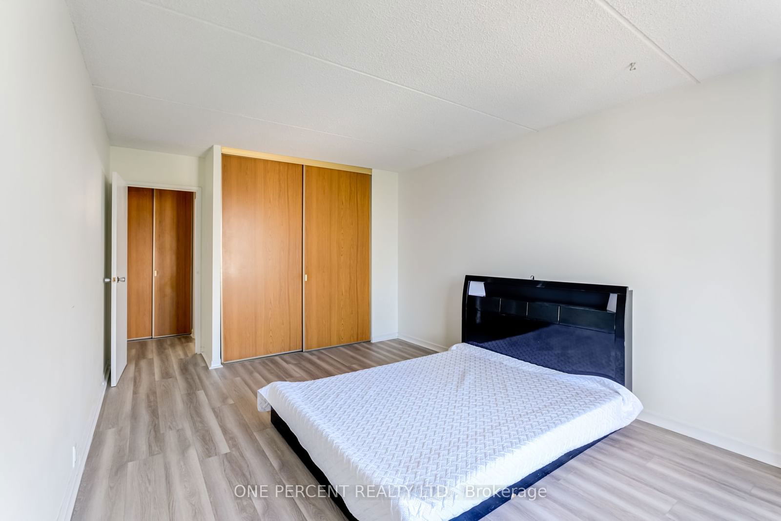 2 Glamorgan Ave, unit 1106 for sale - image #20