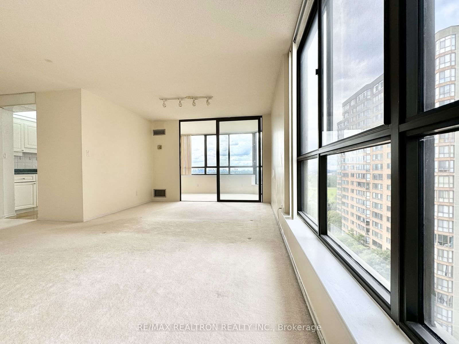 75 Bamburgh Circ, unit 1228 for sale - image #13