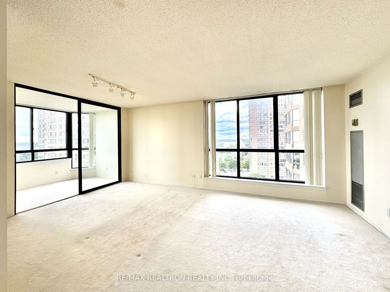 75 Bamburgh Circ, unit 1228 for sale - image #17