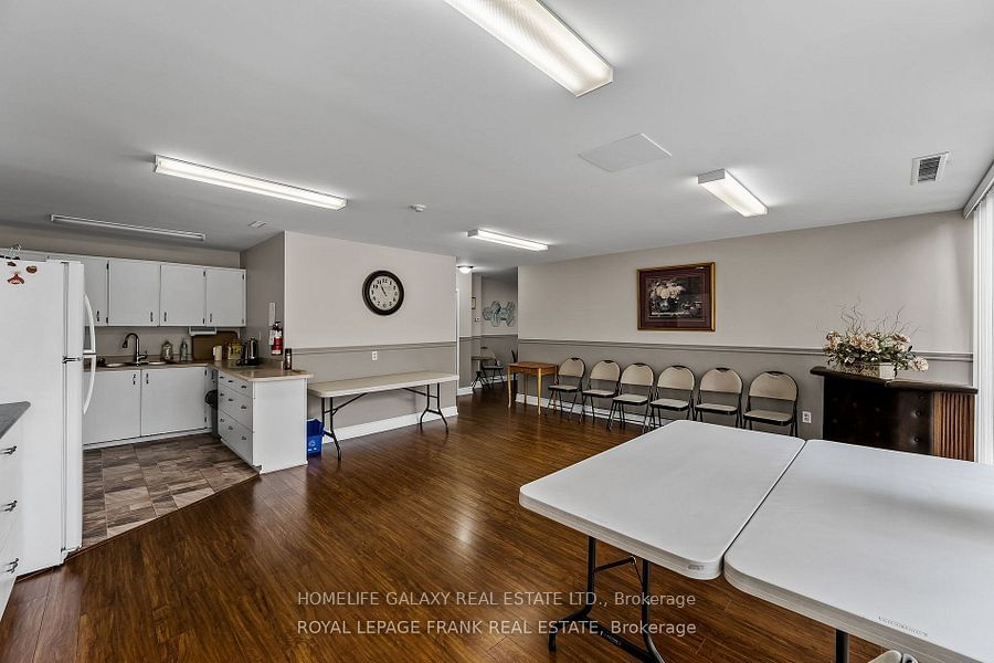 92 Church St S, unit 912 for sale