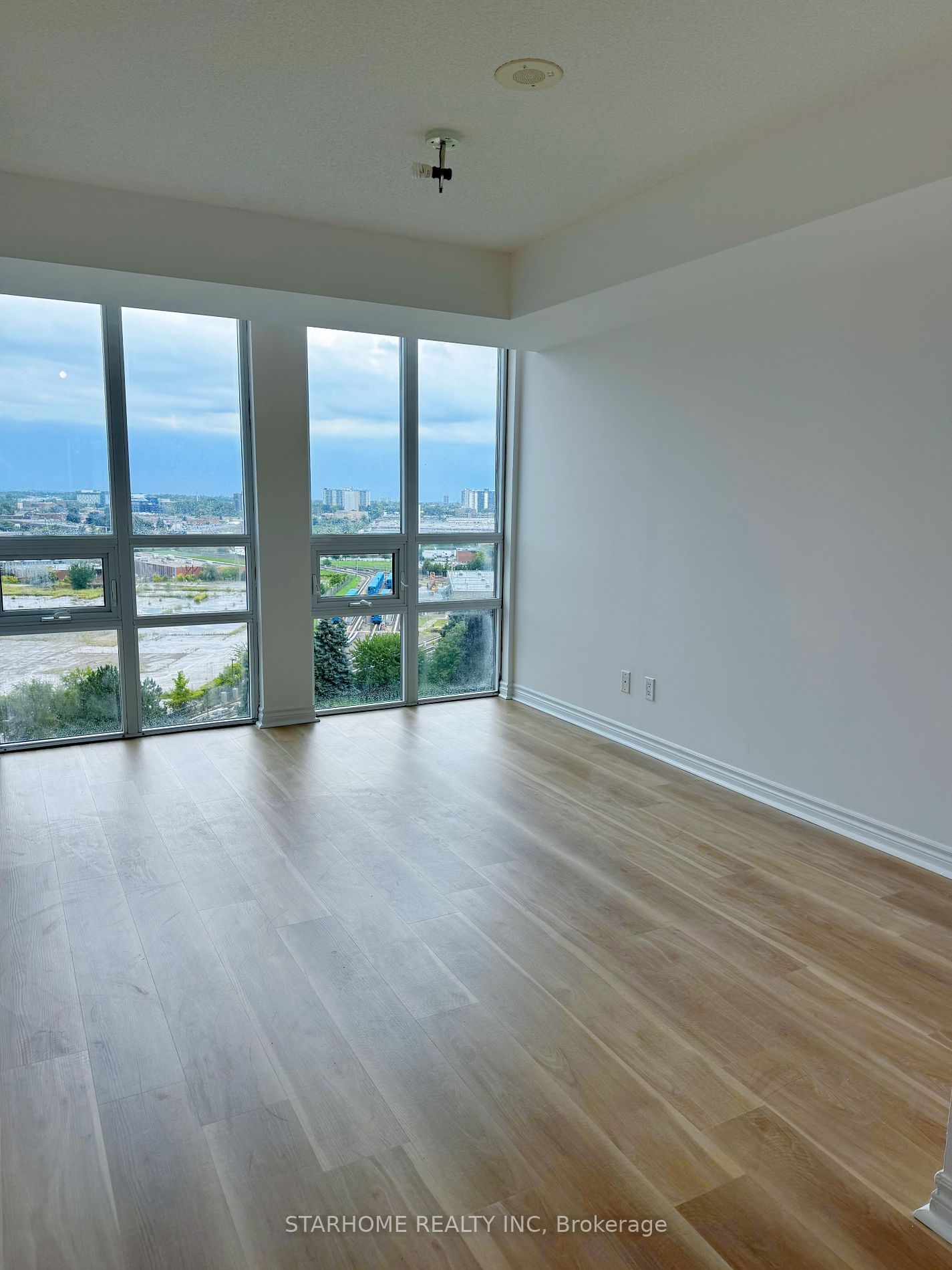 88 Grangeway Ave, unit 1207 for sale - image #7