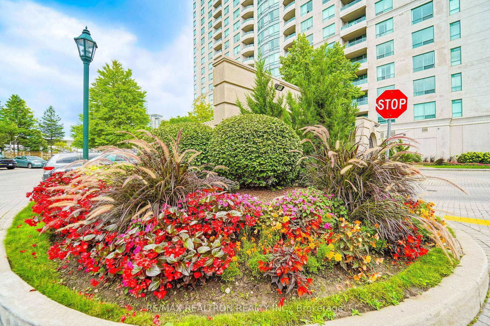 61 Town Centre Crt, unit 708 for sale - image #2