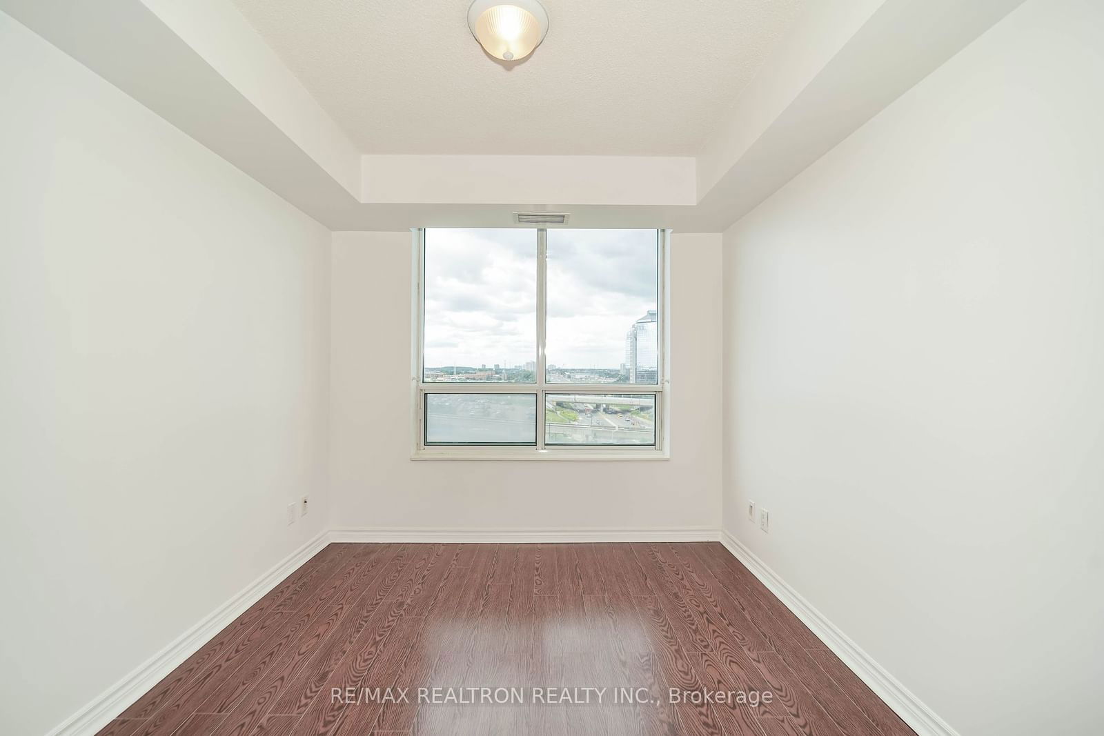 61 Town Centre Crt, unit 708 for sale