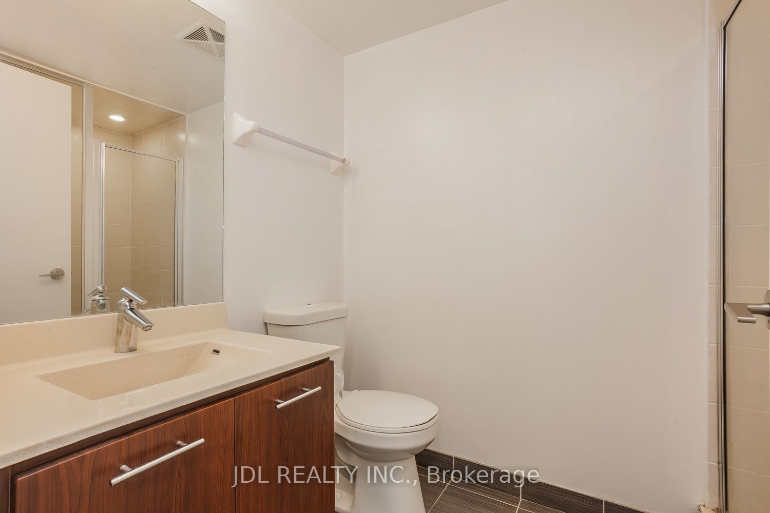 125 Village Green Sq, unit 3211 for sale