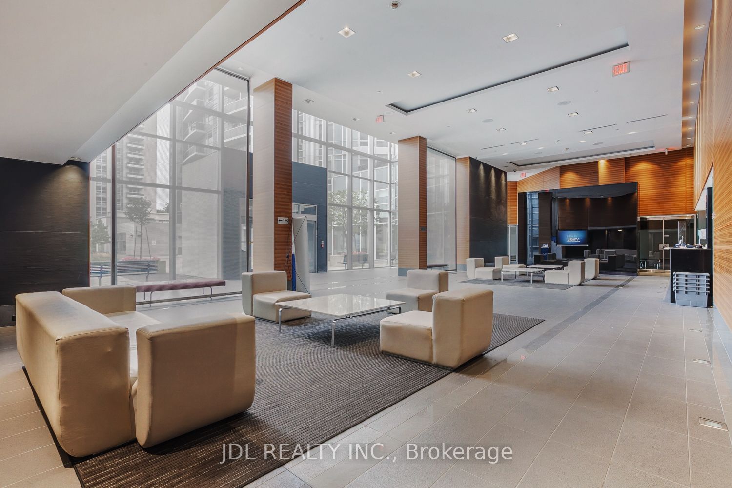 125 Village Green Sq, unit 3211 for sale - image #4