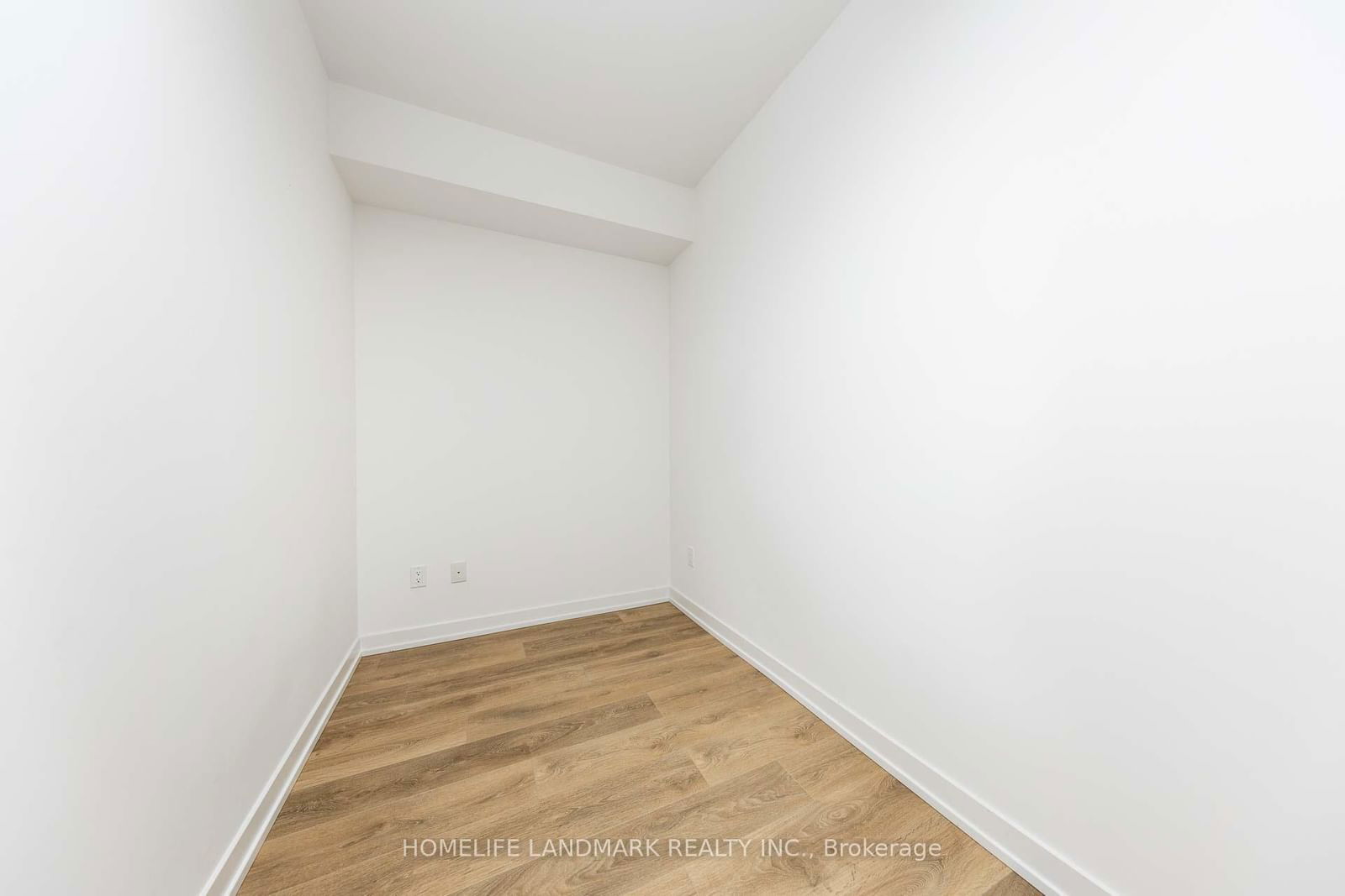 150 Logan Ave, unit 544 for sale - image #3