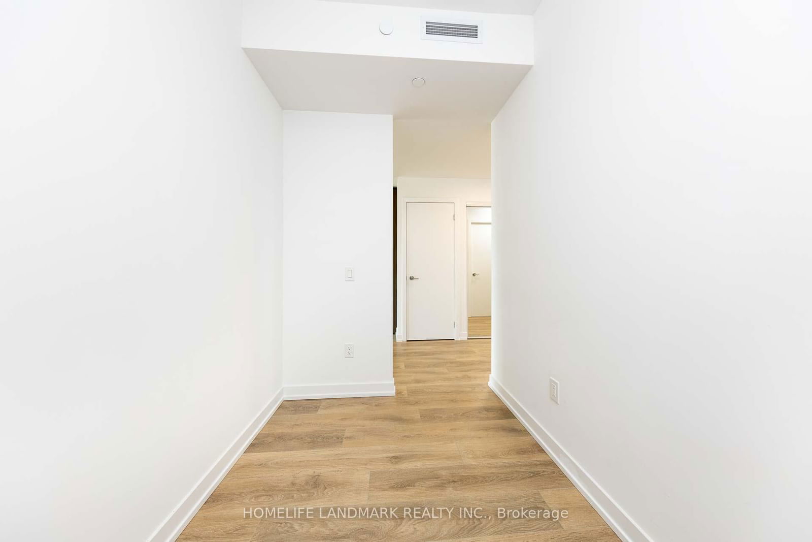 150 Logan Ave, unit 544 for sale - image #4