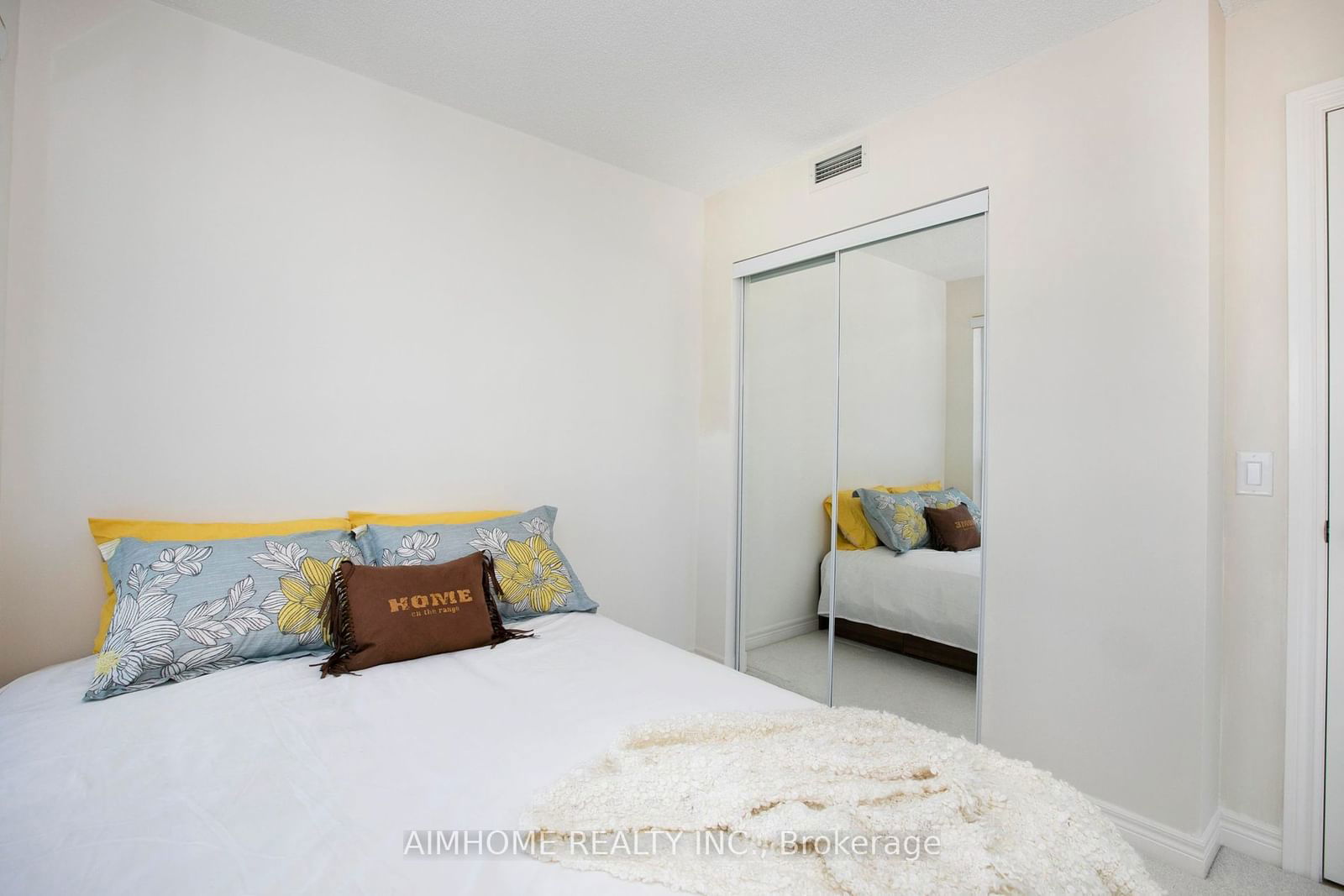 60 Town Centre Crt, unit 2402 for sale - image #17