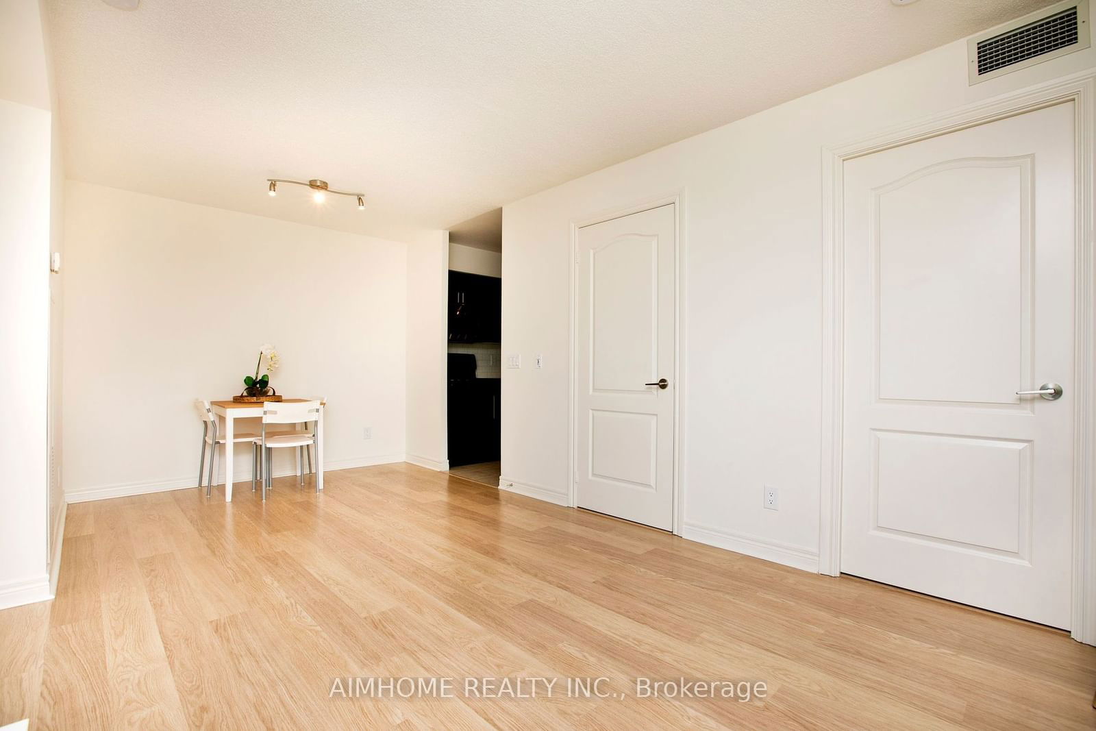 60 Town Centre Crt, unit 2402 for sale - image #8