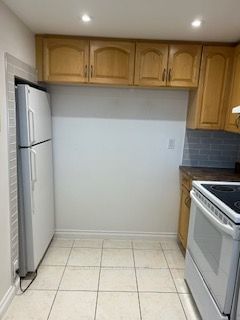 2460 Eglinton Ave E, unit PH 11 for rent - image #7