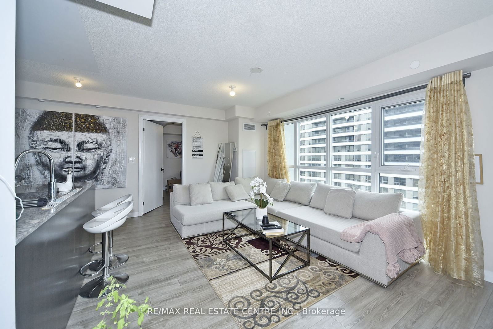 2152 Lawrence Ave E, unit 808 for sale