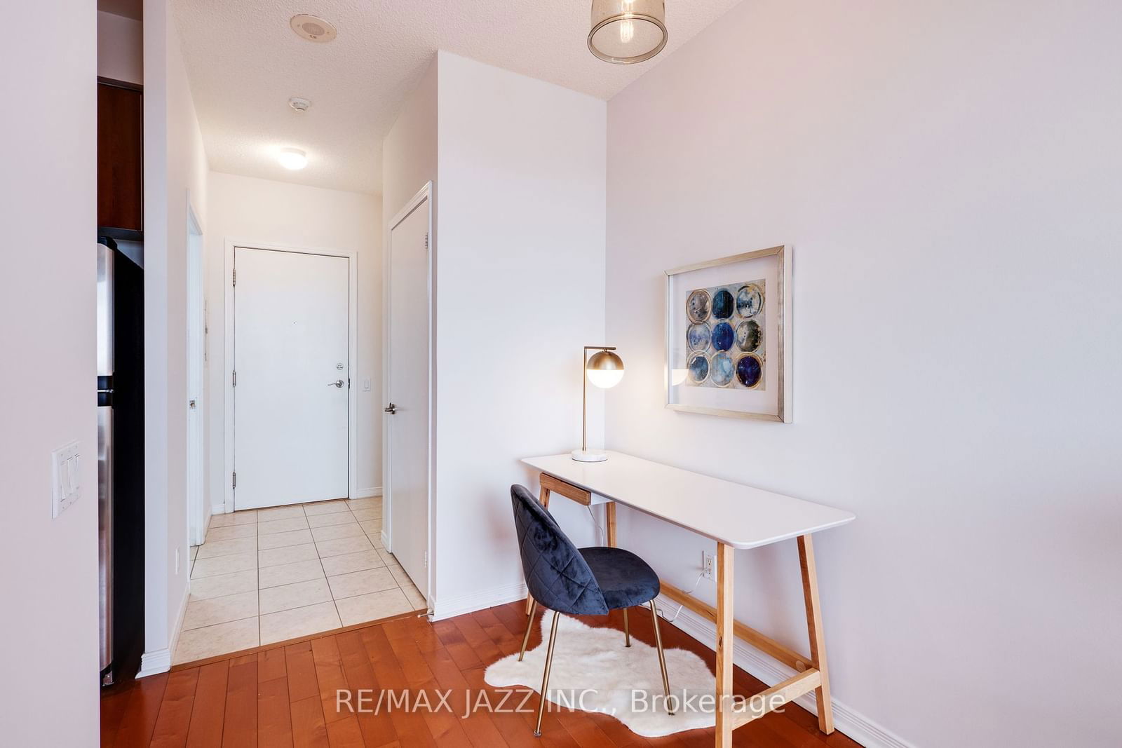 1200 The Esplanade N, unit 1104 for sale - image #12